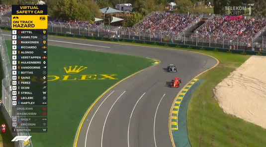 VIDEO | Vettel a câştigat Marele Premiu al Australiei! Momentul în care a trecut în faţa lui Hamilton! Raikkonen a completat podiumul