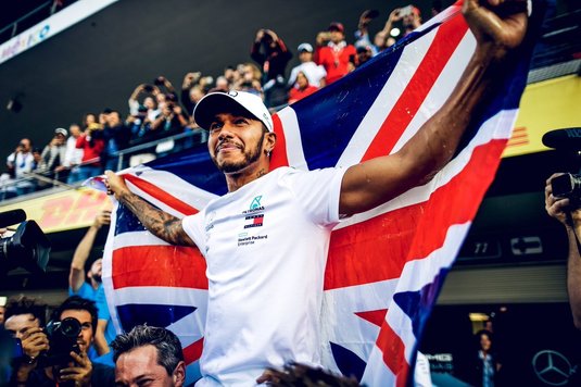 VIDEO | Lewis Hamilton, în clubul marilor campioni. Totul despre al cincilea titlu câştigat de britanic în Formula 1