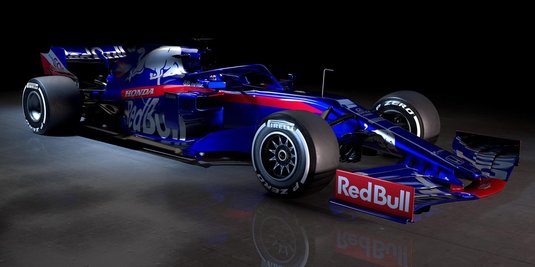 Mai e puţin şi începe! Toro Rosso şi-a prezentat monopostul pentru sezonul viitor de Formula 1, iar Williams schimbă culorile