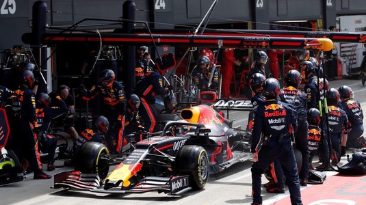 VIDEO | Red Bull a stabilit un nou record la schimbarea pneurilor. INCREDIBIL cât de puţin a durat o intrare la boxe