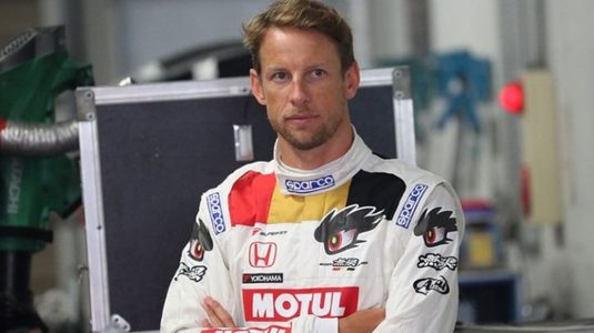 Jenson Button a câştigat cursa virtuală "Trofeul Legendelor", după ce l-a învins pe columbianul Juan Pablo Montoya