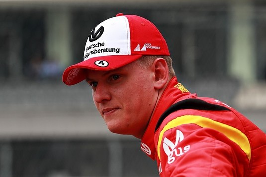 Legenda Schumacher continuă în Formula 1. OFICIAL | Fiul legendarului pilot, Mick, va concura în "Marele Circ"