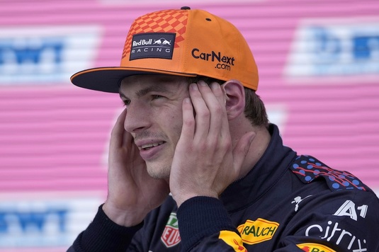 Verstappen, penalizat după accidentul cu Hamilton! Are de suferit la cursa din Rusia. "Stewarzii au discutat cu amândoi"