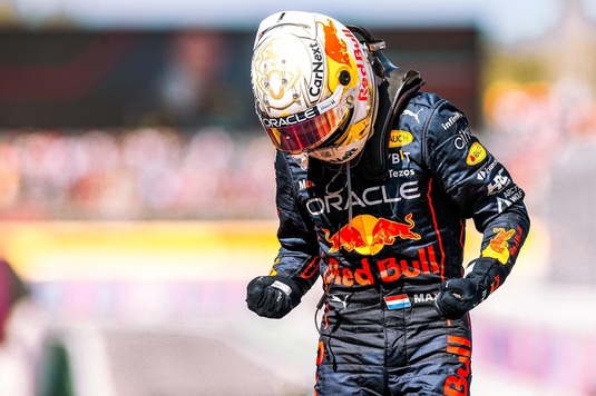 Max Verstappen a câştigat Marele Premiu al Azerbaidjanului! Monoposturile Ferrari au abandonat