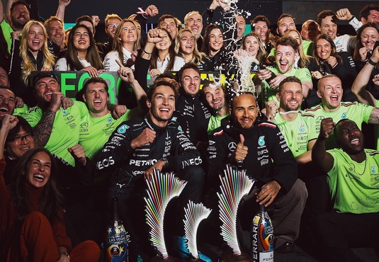 Lewis Hamilton l-a numit pe pilotul care va fi "greu de învins" în 2025: "A făcut o treabă fantastică"