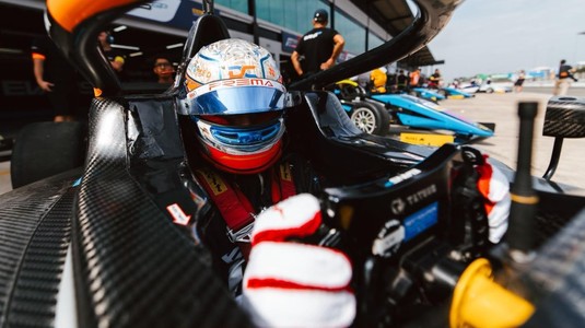 Pilotul David Cosma Cristofor scrie istorie la Sepang: podium pentru România în weekendul de Formula 1 Bahrain Grand Prix - Formula Trophy Malaysia