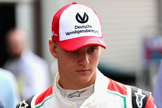 Mick Schumacher, prima sa victorie în Formula 3 pe circuitul pe care a debutat Michael Schumacher şi unde legendarul pilot a câştigat prima cursă