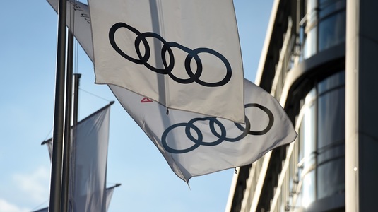 FOTO | Audi şi Volkswagen şi-au schimbat siglele, într-o campanie de susţinere a luptei contra coronavirusului
