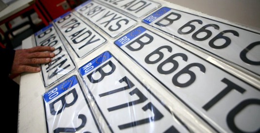 Automobilele din România ar putea avea noi modele de numere de înmatriculare. Cine ar urma să beneficieze de plăcuţe de culoare verde