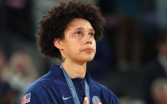 VIDEO | După 10 luni de detenţie în Rusia, Brittney Griner a câştigat aurul olimpic la Paris. A plâns la intonarea imnului SUA
