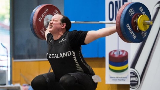 SCANDAL la CM de haltere după ce o atletă transgender din Noua Zeelandă a fost medaliată cu argint