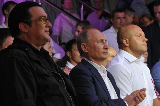 Putin şi Steven Seagal au inaugurat o sală de arte marţiale la Moscova: "Să fie copiii puternici, să-şi apere patria"