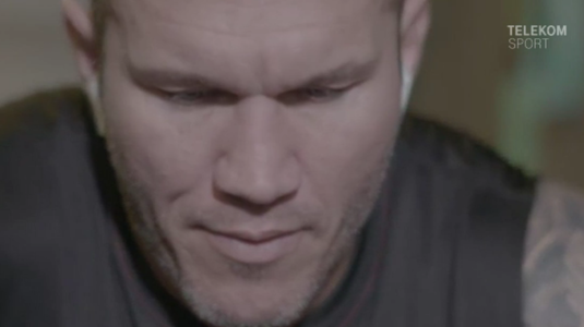 VIDEO | Aşa se menţine în formă un superstar WWE! Randy Orton, antrenament de campion