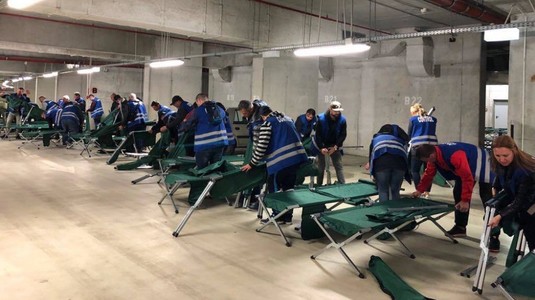 Galerie FOTO | Exerciţiu Seism 2018: 10.000 de paturi de campanie şi saci de dormit se instalează pe Arena Naţională