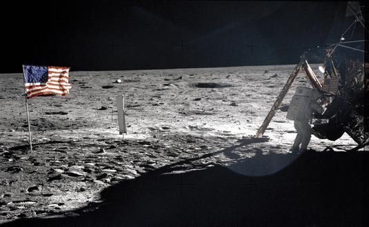 Cum a reacţionat NASA după ce o super vedetă a declarat că ”omul n-a ajuns pe Lună”. E prima dată când se întâmplă aşa ceva