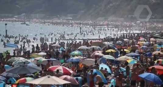Imagini revoltătoare pe o plajă din Europa. 500.000 de oameni au ignorat complet recomandările autorităţilor în plină pandemie. "Sper să nu avem al doilea val"