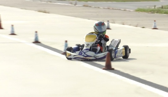 VIDEO | La doar 8 ani, Marek Solomon visează să-i calce pe urme tatălui său în kartingul electric
