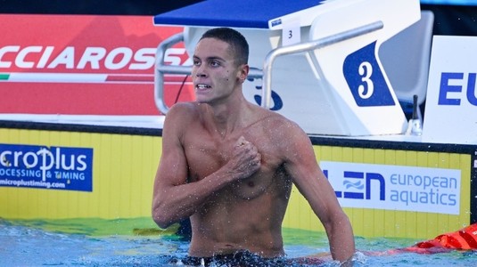 David Popovici a câştigat medalia de argint la proba de 200 m liber, la CM de Nataţie în bazin scurt!