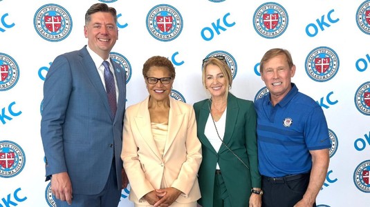 Karen Bass vizitează Oklahoma în pregătirea Jocurilor Olimpice din 2028: Întâlnire cu primarul David Holt şi declaraţii din partea Nadiei Comăneci | EXCLUSIV