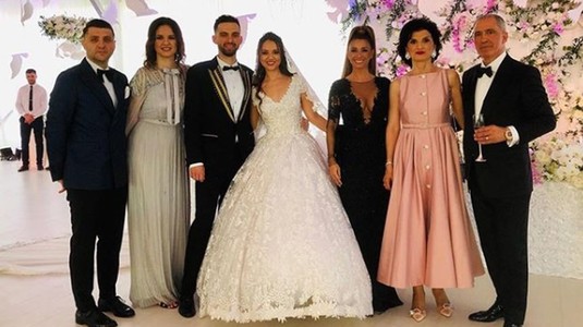 FOTO | Nuntă mare în lumea machedonilor! Gigi Becali şi Gică Hagi s-au întâlnit la evenimentul la care Teia Sponte a fost socru mare 