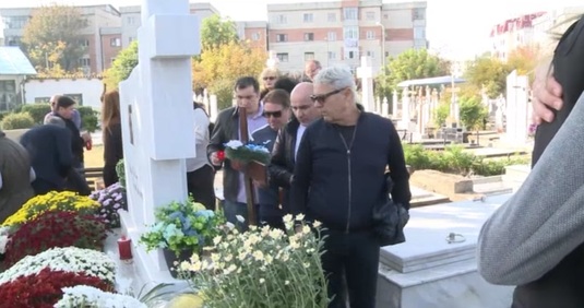 VIDEO | Durere mare la mormântul lui Ilie Balaci, la slujba de comemorare. Se împlineşte un an de la dispariţia legendarului fotbalist