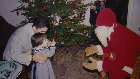 Mircea Lucescu, îmbrăcat în Moş Crăciun. Imagini nemaivăzute cu actualul selecţioner al României cu ocazia Sărbătorilor de iarnă | FOTO EXCLUSIV