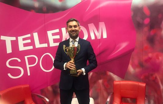 Gala Fotbalului Românesc 2019: Jurnalistul Telekom Sport, Silviu Tudor Samuilă premiat pentru cea mai bună emisiune de sport din România