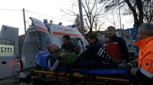 FOTO | Un bărbat a fost înjunghiat în incinta stadionului Dunărea Călăraşi. Agresorul este căutat acum de poliţie