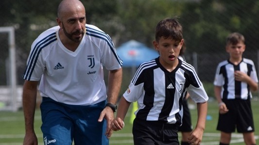 I-am cucerit pe italieni. Juventus îşi deschide o academie de fotbal în România! Avem toate detaliile
