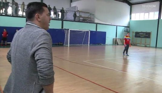VIDEO | Distracţie maximă la ziua lui Sânmărtean. Contra a găsit încă un jucător pentru naţională: ”Dacă au filmat golul, te iau la lot”