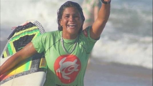Campioana Braziliei la surf a murit după ce a fost lovită de un fulger