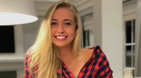 GALERIE FOTO | Tenisul mondial are un nou sex-simbol. La doar 20 de ani, Fanny Stollar face spectacol pe reţelele de socializare