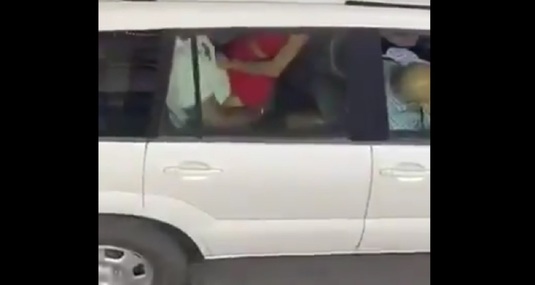 Imgini şocante într-o maşină ONU. Un cuplu a fost surprins în timp ce întreţinea relaţii intime. Reacţia oficială a instituţiei