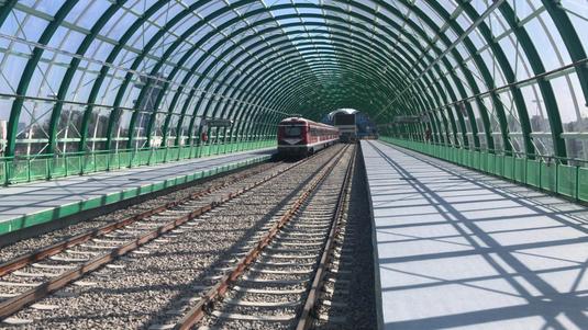 Cum arată noua cale ferată care leagă Aeroportul Otopeni de Gara de Nord. A circulat primul tren. FOTO&VIDEO 
