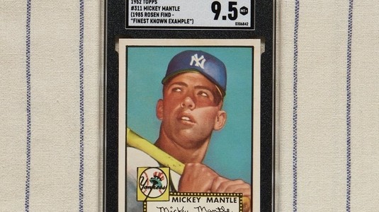 Un cartonaş de baseball cu Mickey Mantle a fost vândut la licitaţie cu 12,6 milioane de dolari