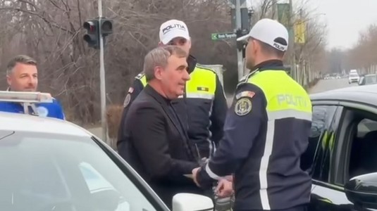 VIDEO | De ziua sa, Gică Hagi a fost oprit de poliţişti în trafic, iar ce a urmat l-a uimit: "L-am depistat rapid, l-am oprit şi ne-am apropiat"