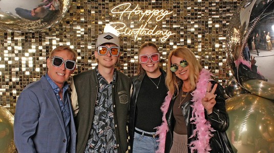 Nadia Comăneci, SHOW total la ziua de naştere a fostei soţii a lui Arnold Schwarzenegger: "A fost o petrecere cu tematică"