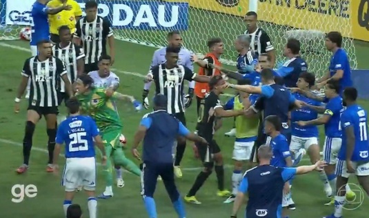 Scene halucinante în Brazilia! Încăierare violentă la meciul dintre Cruzeiro şi Atletico Mineiro. 23 de jucători eliminaţi | VIDEO