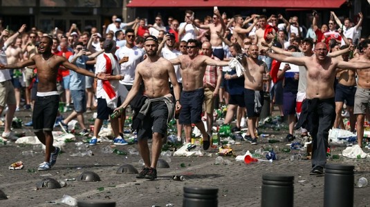 Nemţii iau măsuri. Bere cu alcool 1% pentru suporterii englezi pentru a evita posibilele conflicte la meciul cu Serbia