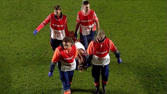 VIDEO + FOTO | Probleme mari pentru Jayson Papeau! Fotbalistul Rapidului a fost scos cu targa de pe teren la meciul cu Botoşani