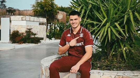 OFICIAL | Daniel Paraschiv a fost prezentat la Rapid: "Abia aştept să ne vedem acasă în Giuleşti"