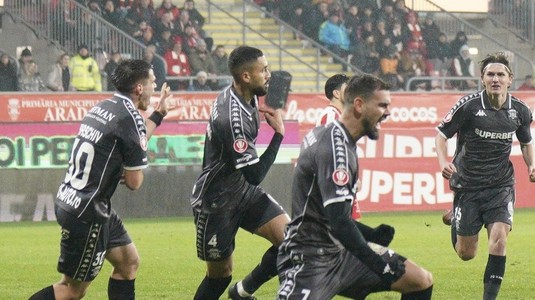 OFICIAL | Patru plecări de la Rapid! Pancu a rămas cu un singur atacant central! “A semnat” 