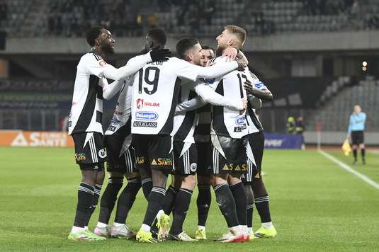VIDEO | U Cluj – Oţelul 4-0. ”Şepcile roşii” au făcut instrucţie cu Oţelul şi vor juca în play-off. Fosta campioană, anesteziată pe Cluj Arena