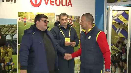 VIDEO | Pustai şi Enache, îmbrăţişări după meci. Antrenorul Petrolului se teme de "Profesor": "Mă cam depăşeşte matematica"