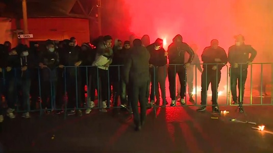 VIDEO | Bucurie fără margini pentru fanii Petrolului după succesul cu Rapid. Fanii au venit la stadion şi au sărbătorit alături de jucători şi antrenorul Viorel Moldovan