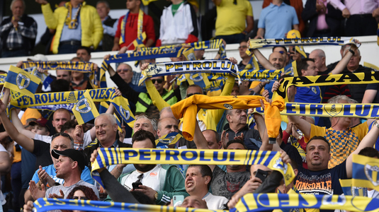 VIDEO | Imagini superbe de la Ploieşti! Fanii au intrat pe stadion după ce Petrolul a promovat în Liga 1