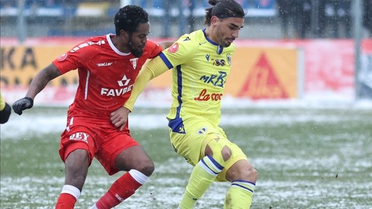 VIDEO Petrolul - UTA Arad, 0-1. Final dramatic pe "Ilie Oană"! Gicu Grozav a avut două goluri anulate. Mircea Rednic obţine o victorie la limită