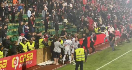 VIDEO EXCLUSIV | Scene incredibile. Garita a sărit la bătaie cu fanii lui Dinamo 