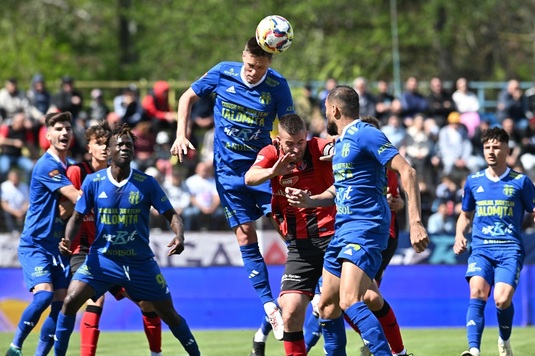 OFICIAL | A semnat. Fundaşul central golgheter din Superliga României a ajuns la UTA Arad