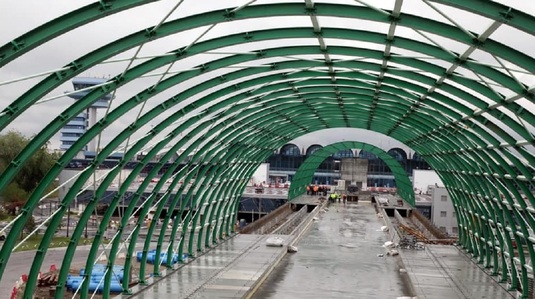 FOTO | Cum arată acum calea ferată care va lega Aeroportul de Otopeni de Gara de Nord. Gică Popescu: ”Sunt printre puţinii care au crezut în acest proiect”. Când va fi gata. 